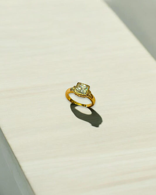 JC-930 - Gold Plated Ring with Zircon